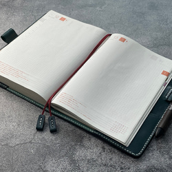 【手縫】ほぼ日手帳カズンA5用ブルーグリーン本革手帳カバー（角花飾）2本しおり付き（バタフライストッパー） 2枚目の画像