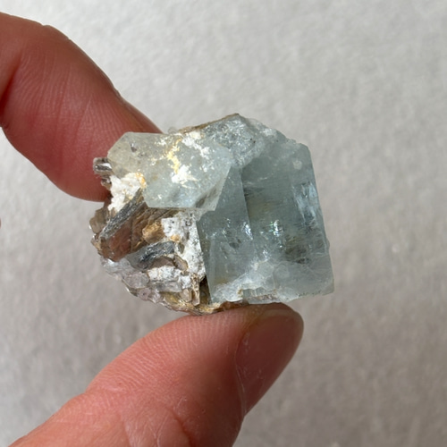 雲母付きアクアマリン原石　ベリル 天然石、原石、アクアマリン、ベリル、雲母 標本 9×6×7cm 750g