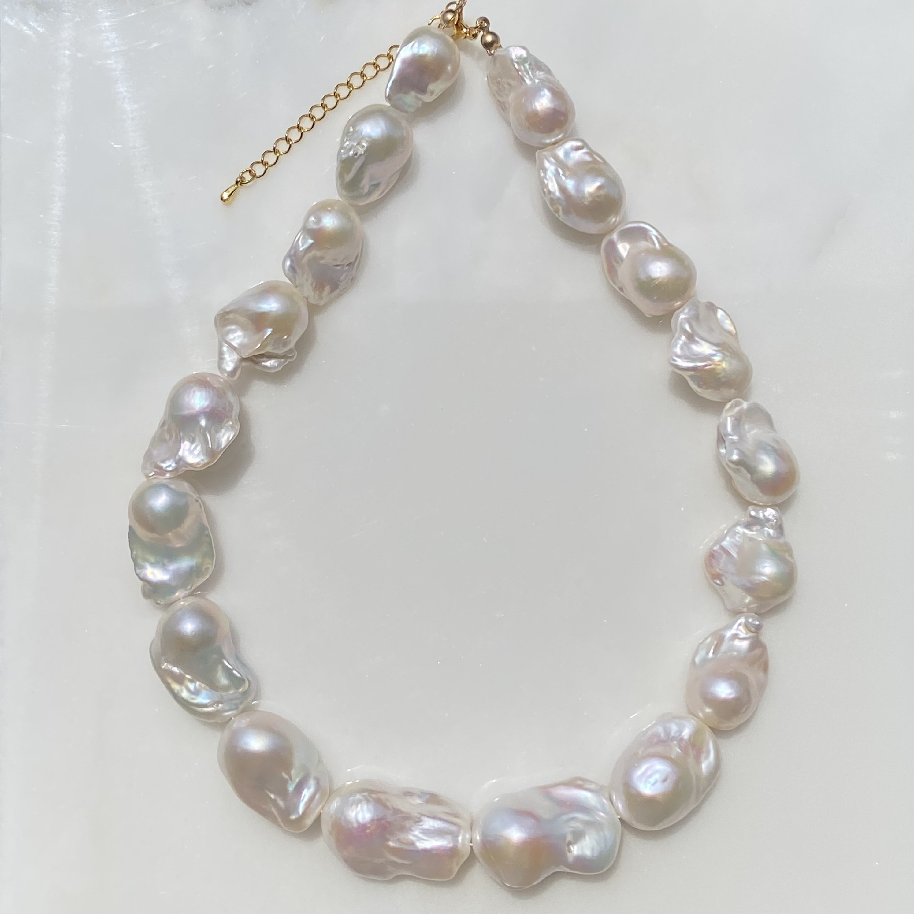 1点もの✨虹色オイスターパールネックレス✨バロックパール✨淡水パールネックレス✨ショートネックレス✨