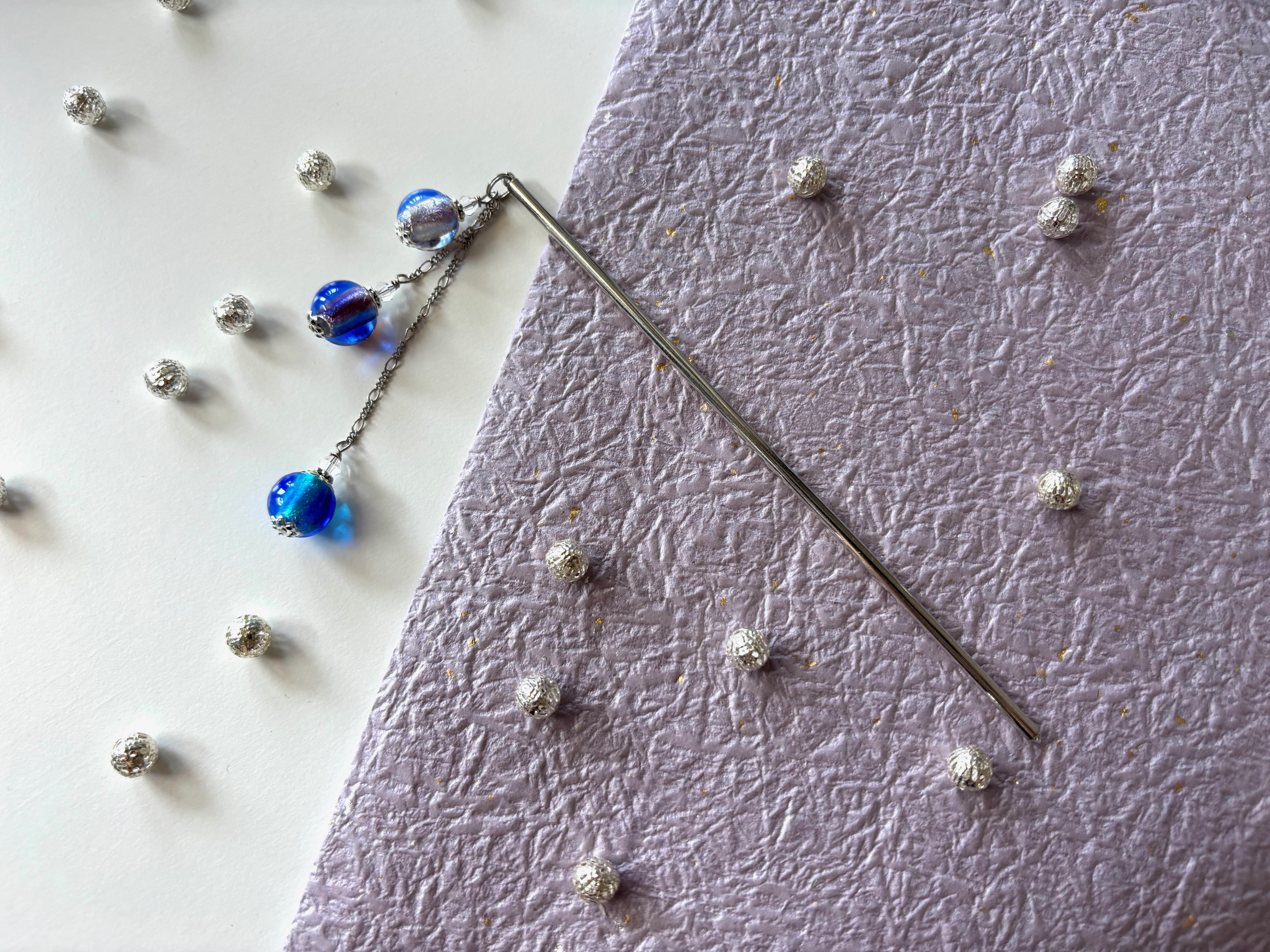 かんざし　青と紫のとんぼ玉３連　一本挿し　一本簪　涼しげ　夏　青　水色　ガラス　トンボ玉