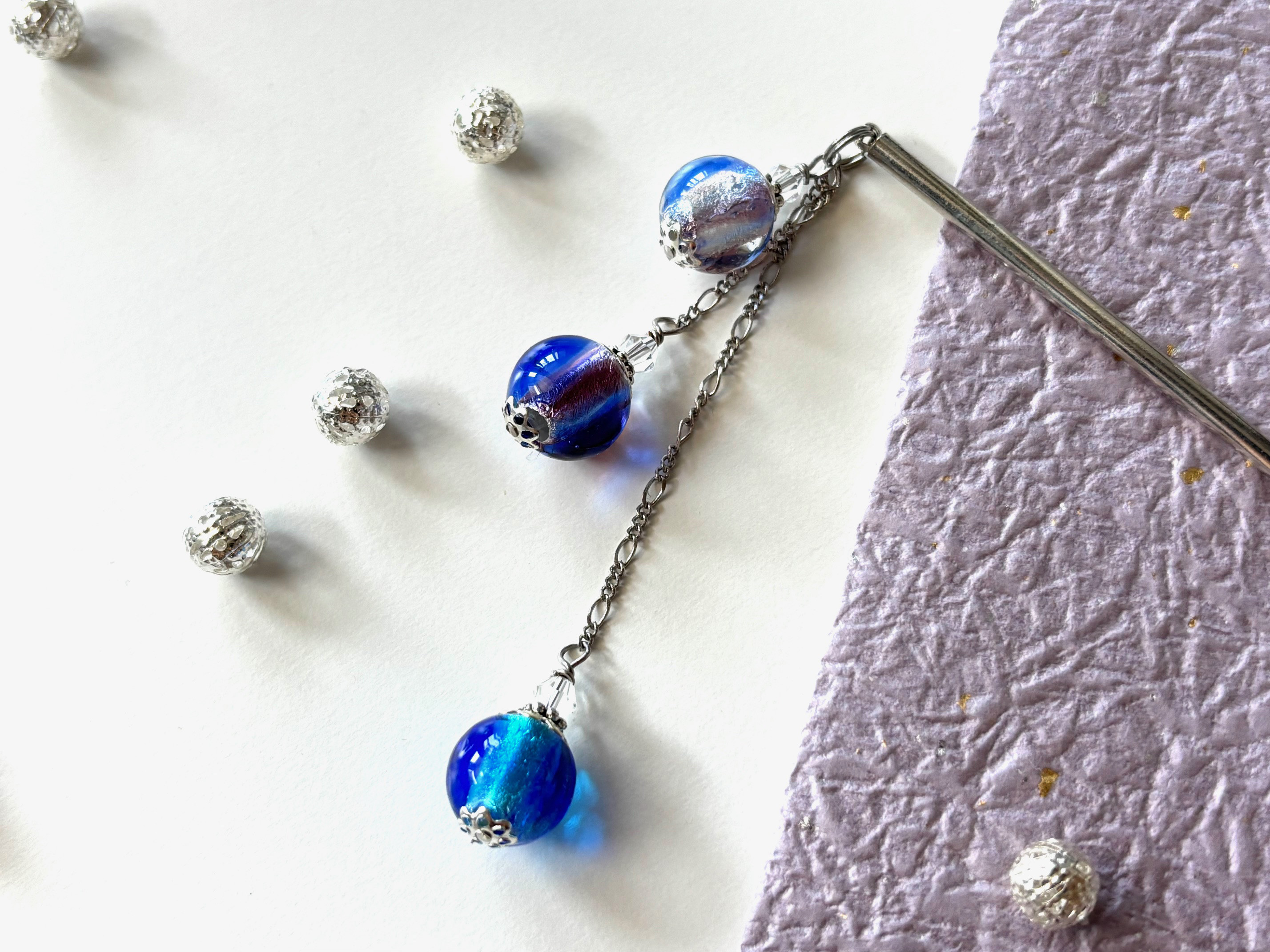 かんざし　青と紫のとんぼ玉３連　一本挿し　一本簪　涼しげ　夏　青　水色　ガラス　トンボ玉