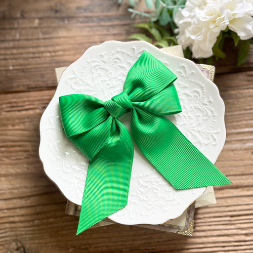ビッグダブルリボン 緑 パロットグリーン シンプル 大きめリボン