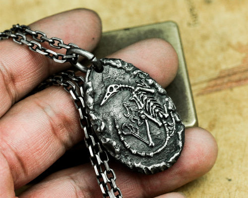 恐竜化石の卵デザイン 925シルバーペンダント – 古代恐竜スケルトン