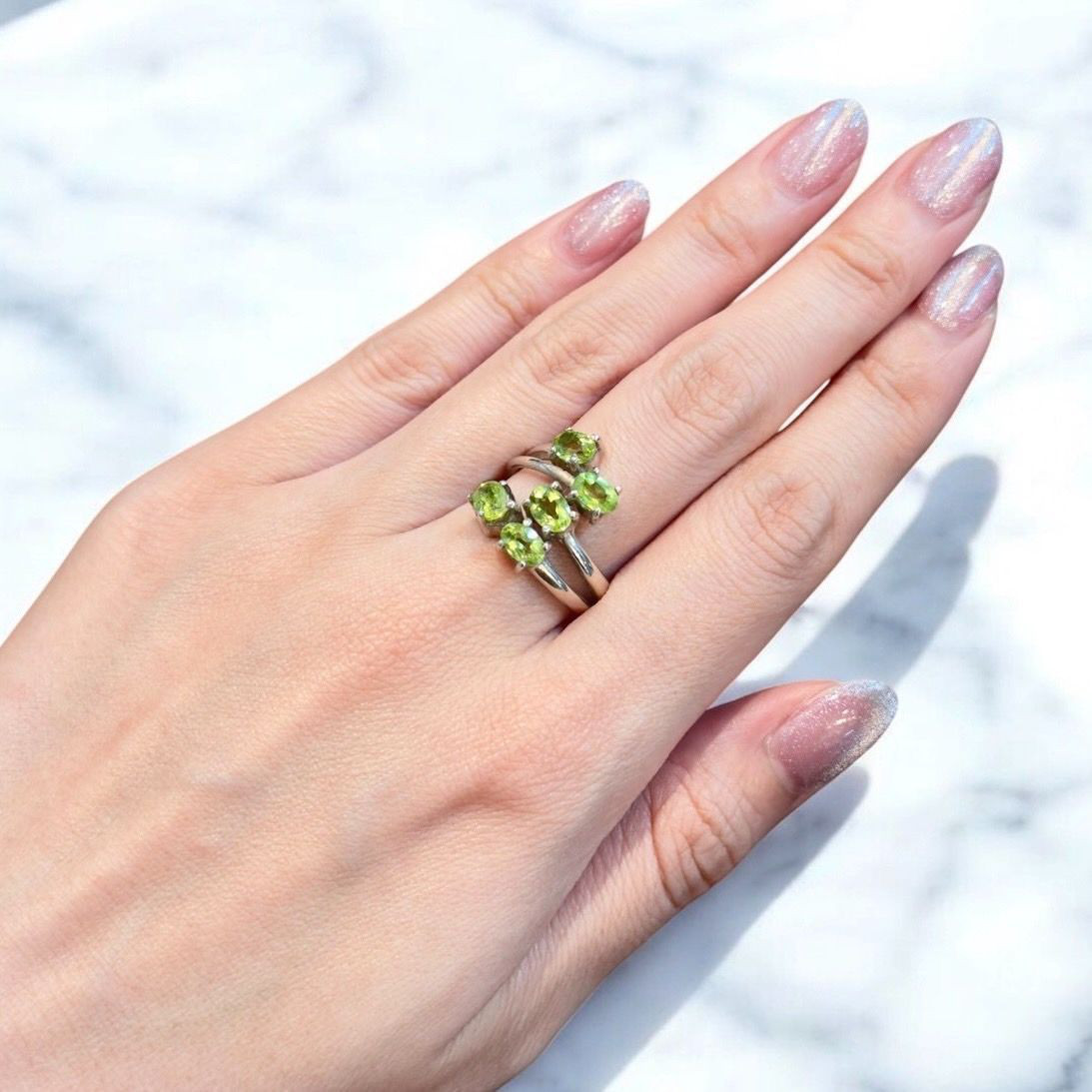 シルバーリング ペリドット 14号 天然石 シルバー製 一点もの グリーン マルチストーン フラワー レディース