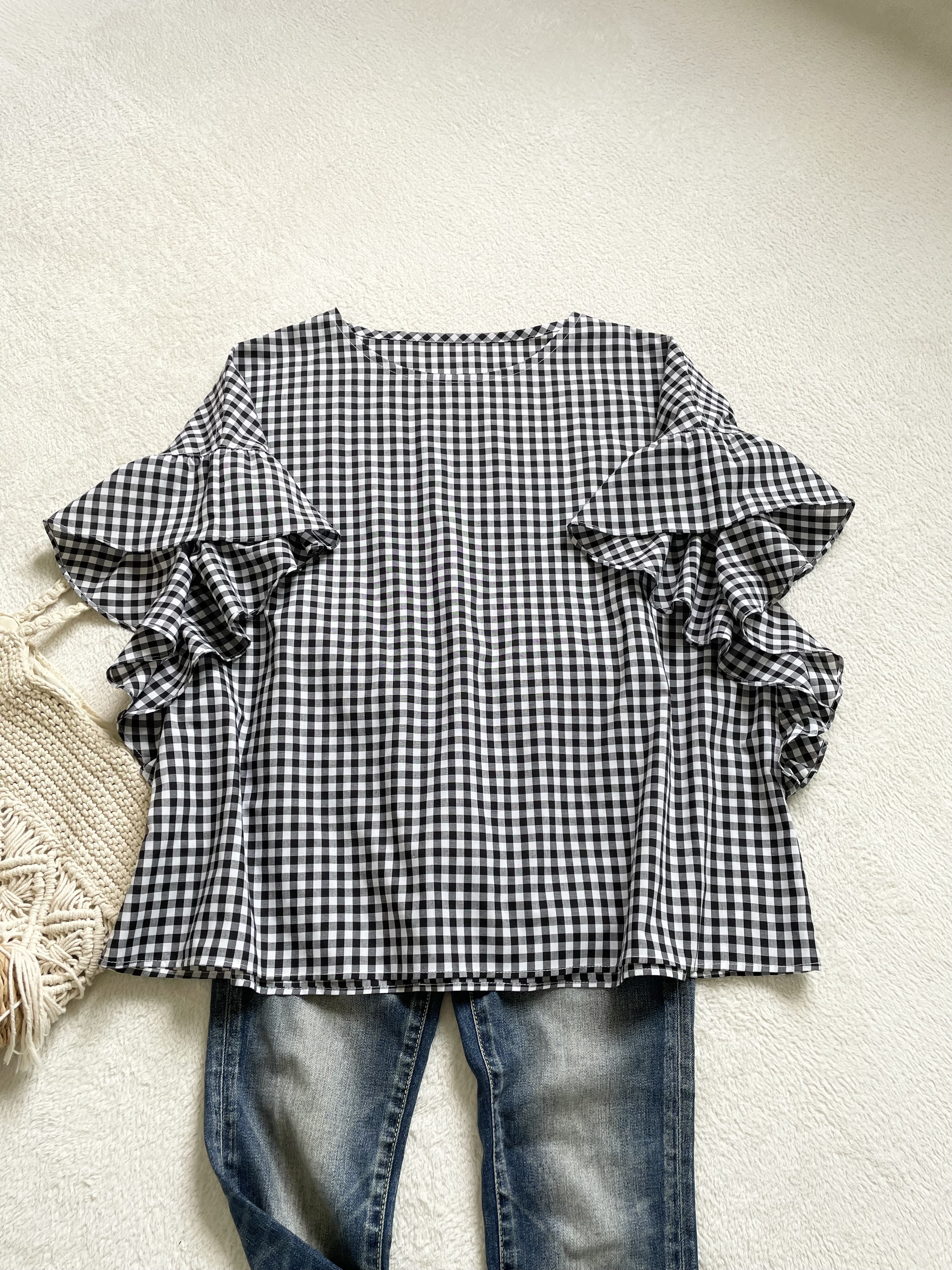 再販3❣️ギンガムチェックゆったりめなフリル袖長めなプルオーバー白×黒