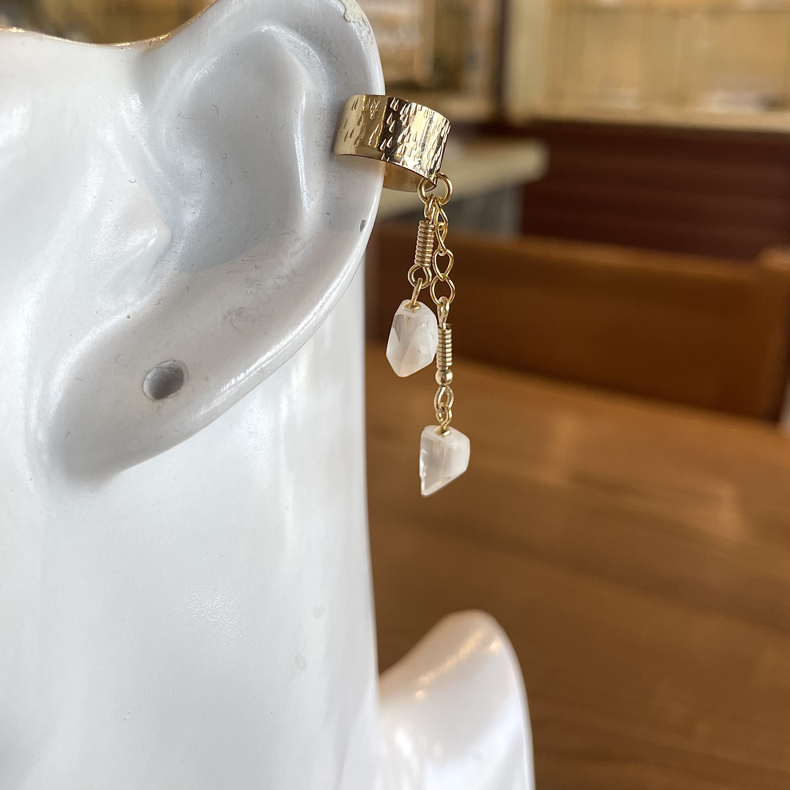 水晶イヤーカフ