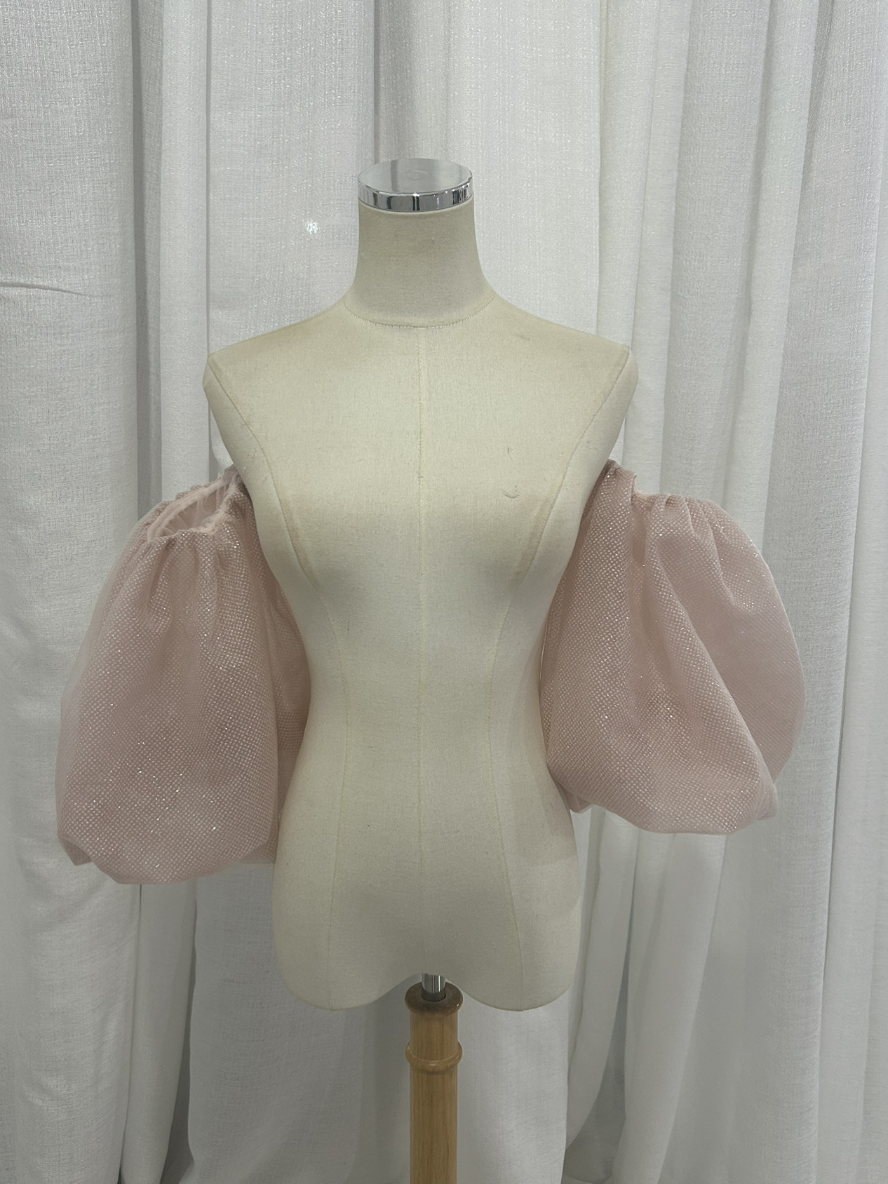 料無料！大人気上昇 薄ピンク ボブスリーブ 取り外し袖 ショルダーの付け袖 パフスリーブ オーダー可能 二の腕を隠せ