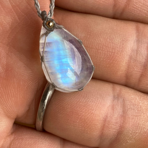 Tiny earth- ホワイトラブラドライトマクラメネックレス ネックレス