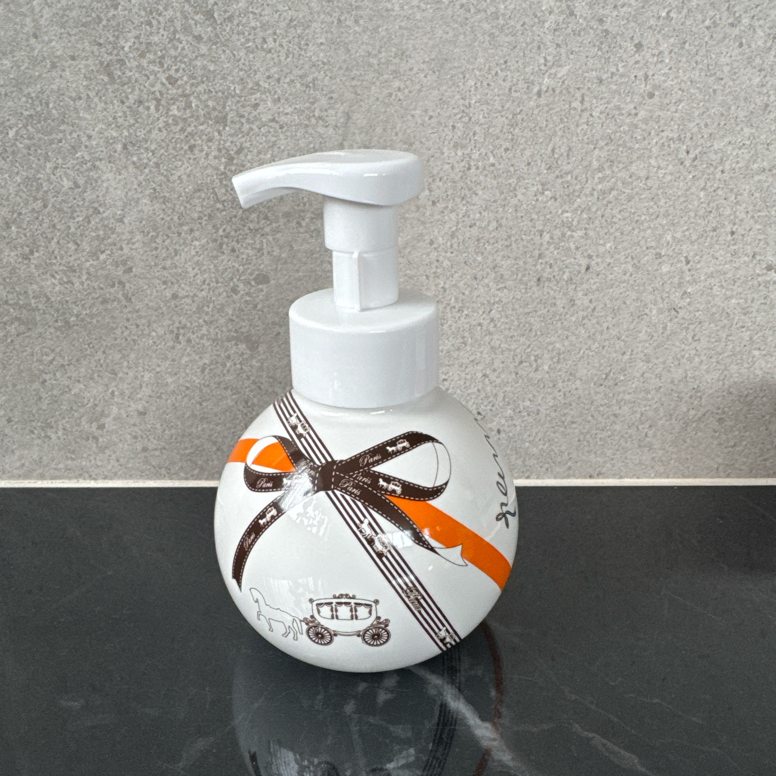 【新品/未使用】ポーセラーツ/ソープディスペンサー(泡タイプ)