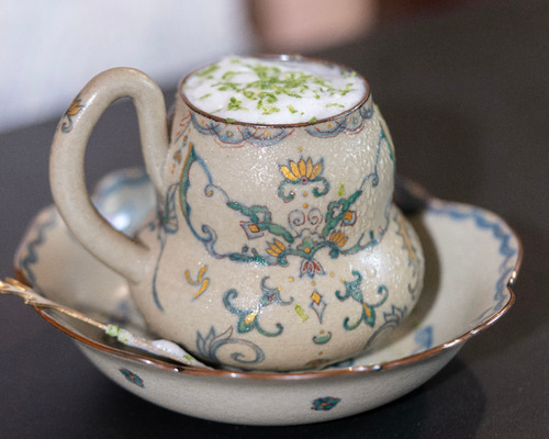 光琳絵皿　ひょうたん小皿　カップ 菊型小鉢　松葉　箸置き 五名様用　２５点セット 光琳絵皿 ひょうたん小皿 カップ 菊型小鉢 松葉 箸置き 五名様用 25