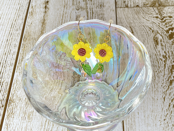 《受注生産》ひまわりの練り切りイヤリング/ピアス♡フェイクスイーツ 6枚目の画像