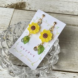《受注生産》ひまわりの練り切りイヤリング/ピアス♡フェイクスイーツ 2枚目の画像