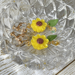 《受注生産》ひまわりの練り切りイヤリング/ピアス♡フェイクスイーツ 9枚目の画像