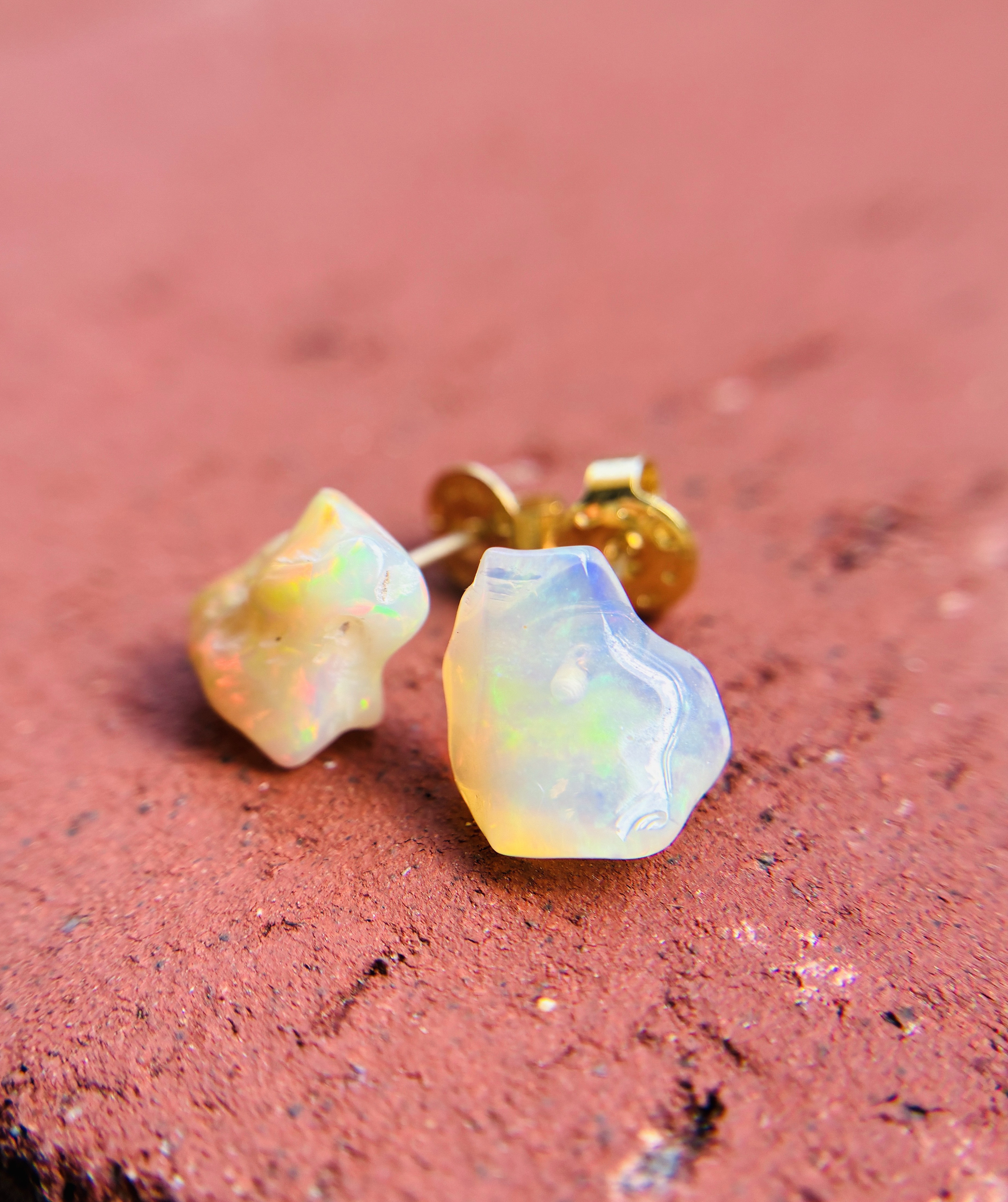 オパール原石ピアス　14kgf　①