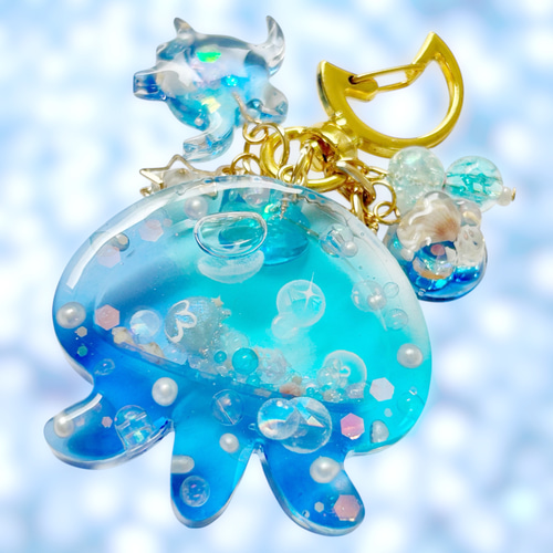 ミズクラゲ】海月のブルー シェイカーキーホルダー（ゆらくら・夏・海