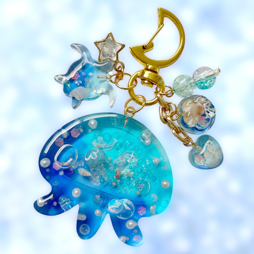 ミズクラゲ】海月のブルー シェイカーキーホルダー（ゆらくら・夏・海
