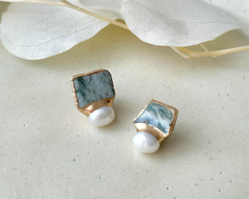 【No.650-a】気まぐれ 淡水パール　天然石　唯一無二のイヤリング/ピアス お得2セット! 樹脂製 イヤリング 6mm 淡水パール スワロフスキー