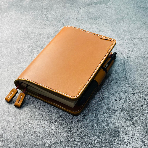 手縫】ほぼ日手帳A6用キャメル本革カバー（角飾り）2本しおり付き