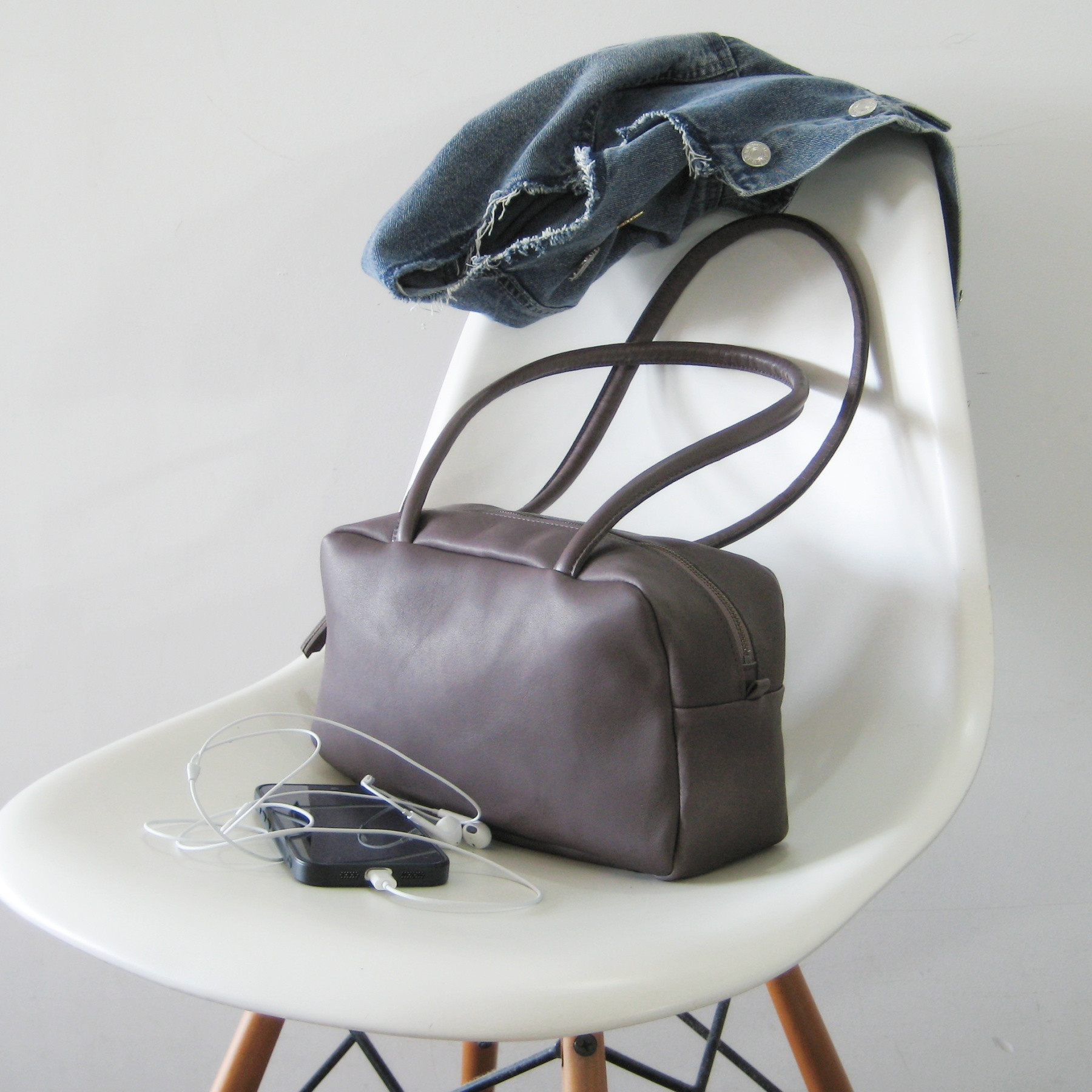 ユッキーノ　スモールボストン　ブラックベリー スモールボストン ブラックベリー 本革製 ボストンバッグ ボストン