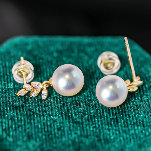 La Corser】金の枝と翡翠の葉 日本製 7-9.5mm アコヤ天然海水真珠