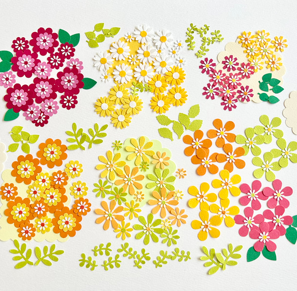 クラフトパンチのお花と葉っぱいろいろ〜ペーパーフラワー   ビタミンカラー　アルバム　寄せ書き　 1枚目の画像