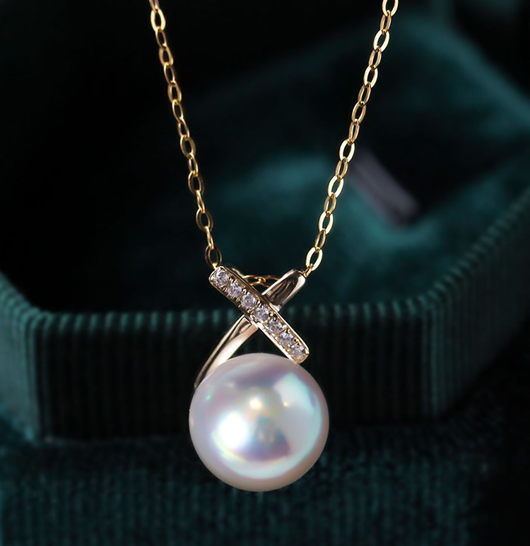 【ラコルセ】クロスオーバー 天然海水 国産 7.5-10mm アコヤ真珠 ペンダントネックレス 18Kゴールド 天使のようなダイ