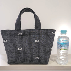 ✱受注制作✱ヌビバッグ Mサイズ /ヌビトートバッグ /ランチトート/ ダークグレー×リボン刺繍 3枚目の画像