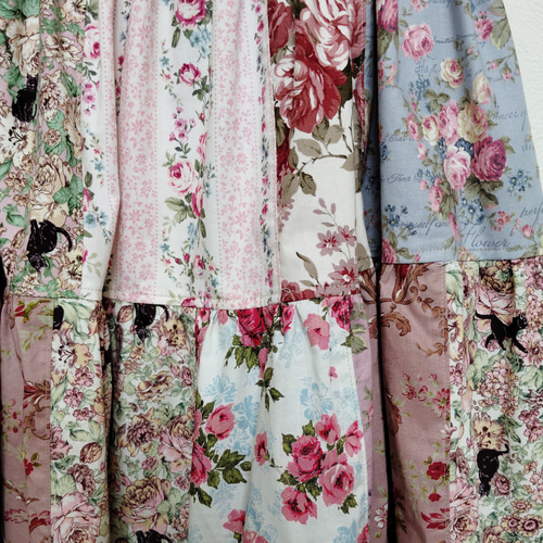 handmadeウィリアムモリスパッチワークティアードスカートfree紺 handmadeウィリアムモリス パッチワークスカートfree - メルカリ