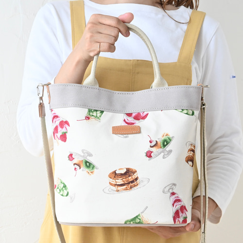 クリームソーダにパンケーキ…大人が持ちたい喫茶日和の2wayショルダー
