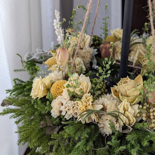 お値下げ ドライフラワーリース 天井や壁に穴を開けない。置いて飾る