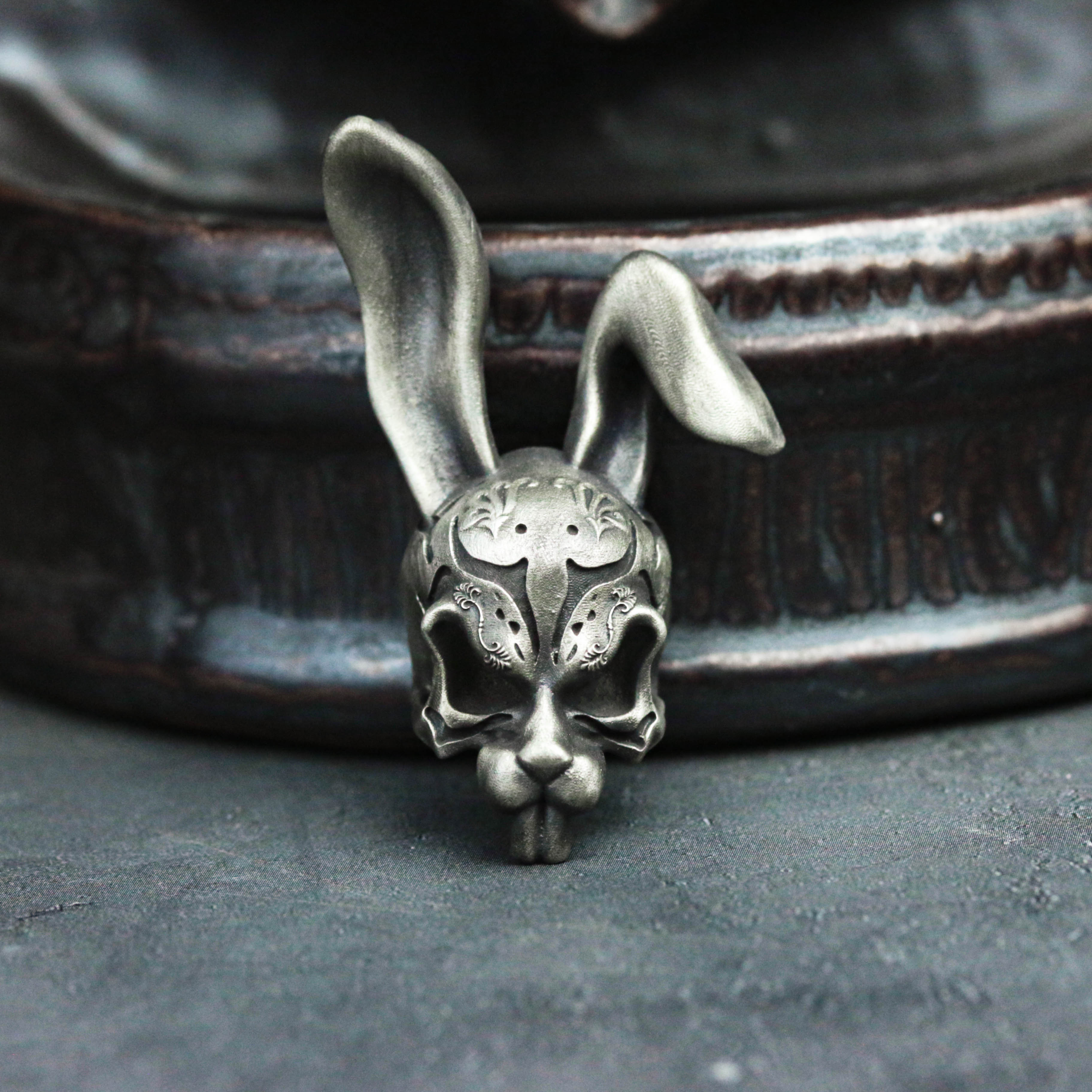 ゴshikku・sukarurabitto 925shirubapendanto - 怪しく不気味な暗のジャックラビット