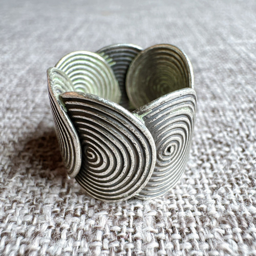 カレンシルバーリング(渦巻きモチーフ③) 指輪・リング ishala 通販