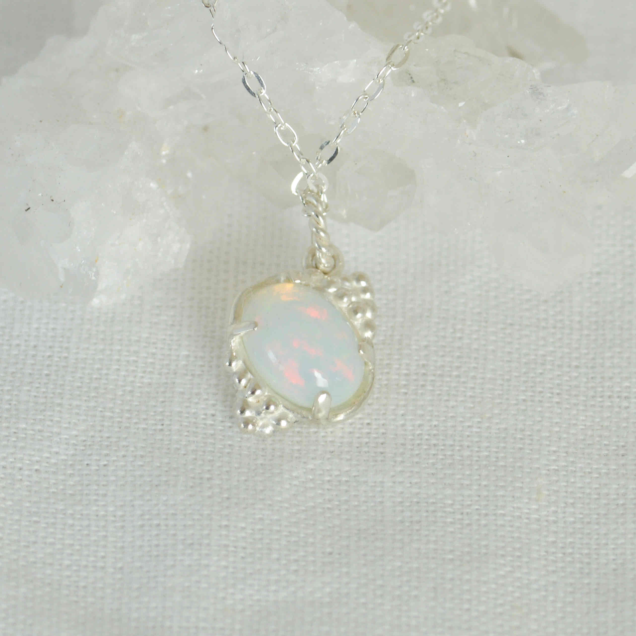 オパールのネックレス<一点もの>