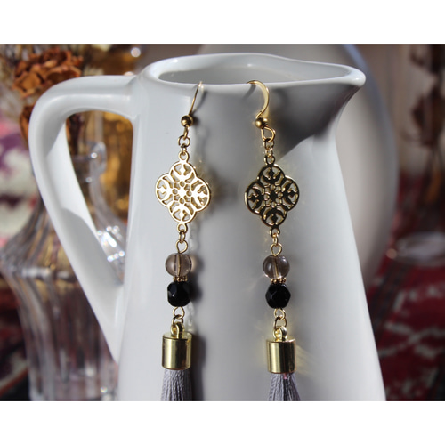 中華風✦お守りのチャイナタッセルピアス（イヤリング） ピアス