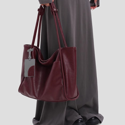 KURO/シルエットが美しい大人の牛革あずま袋　A4収納可　裏地付き　モノトーン シルエットが美しい大人の牛革あずま袋 A4収納可能 裏地付き