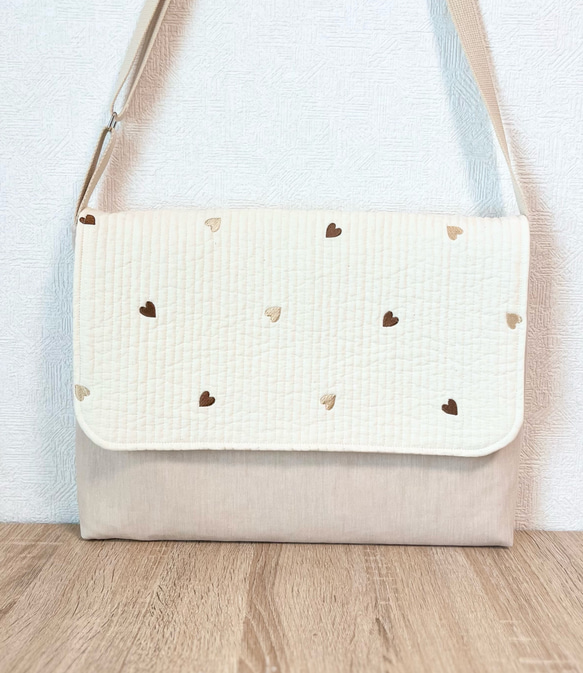 図書バッグ　コップ袋✖️2 ヌビ　木の実刺繍 図書袋 ヌビ・ブラウンハート刺繍×ベージュ その他入園グッズ