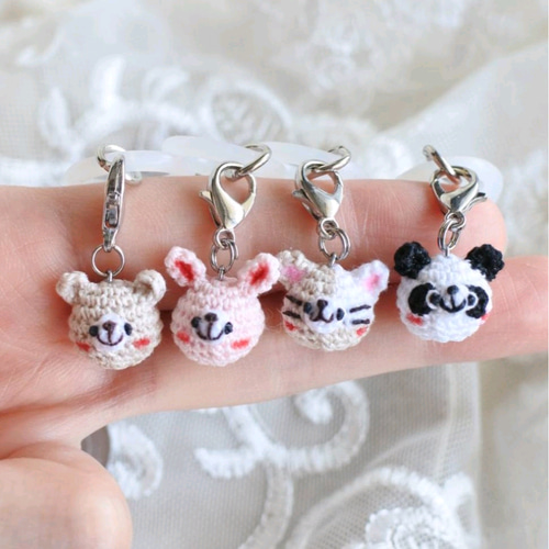 あみぐるみ　おしゃれ大好きペタンコペタうさちゃんリングキーホルダー☺︎他２点 くま うさぎ ねこ パンダ あみぐるみ ミニチュアチャーム めじるし