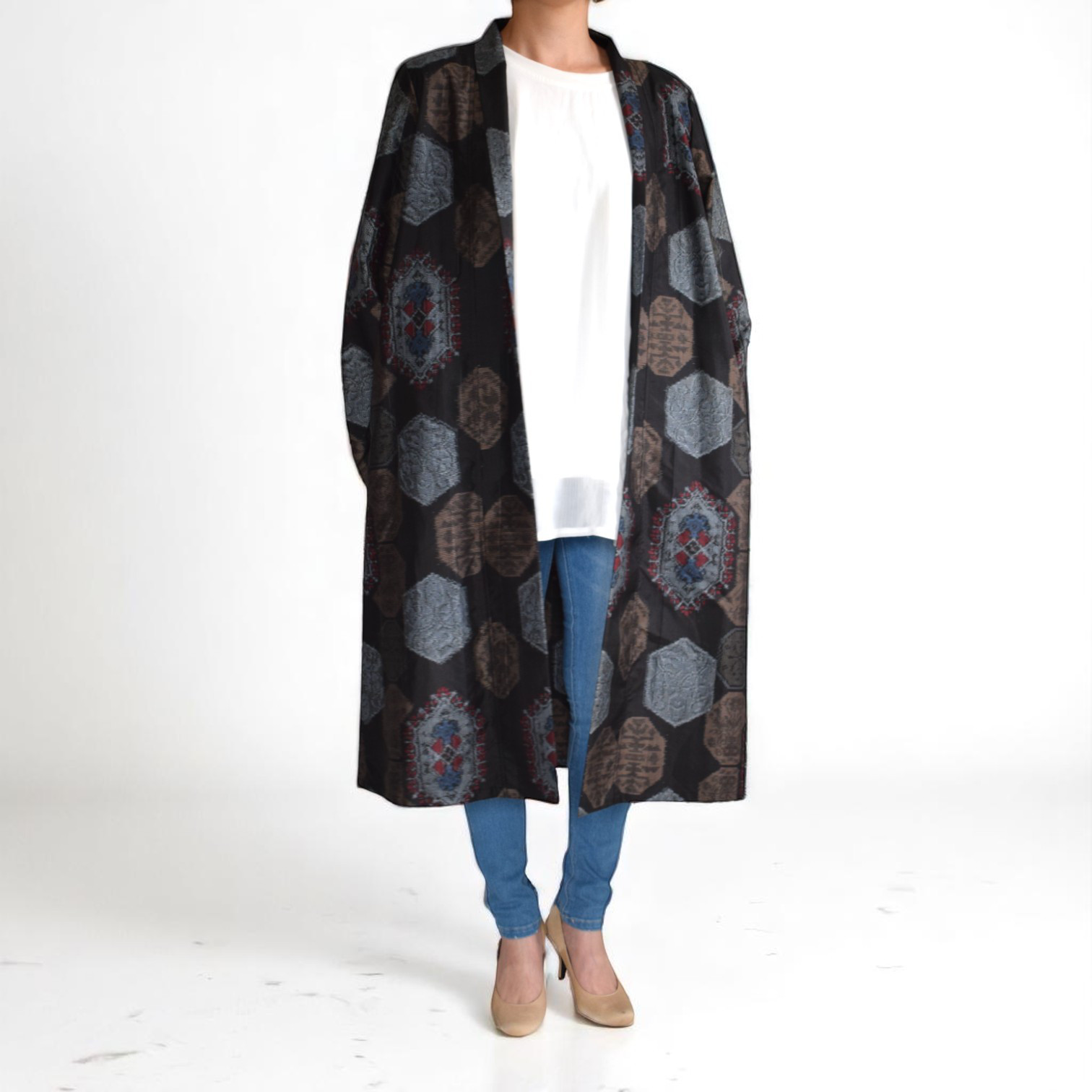 カーディガン風羽織コート／ブラック、ベージュ／上品＆華やか／和【着物リメイク】