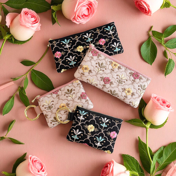 【数量限定】豪華インド刺繍生地◆総刺繍/カラビナ付きフラットポーチ＆マルチポーチセット 1枚目の画像