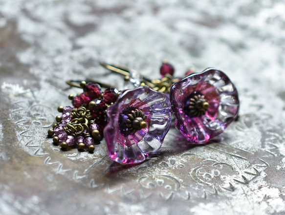 手工製作的花朵、石榴石、紫水晶和石英耳環 第2張的照片