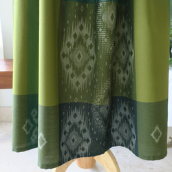【インドネシア/サロン】選べる４種・ロングスカート・②イカット柄（グリーン）・シンガポールから送料無料 9枚目の画像