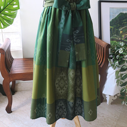 【インドネシア/サロン】選べる４種・ロングスカート・②イカット柄（グリーン）・シンガポールから送料無料 2枚目の画像