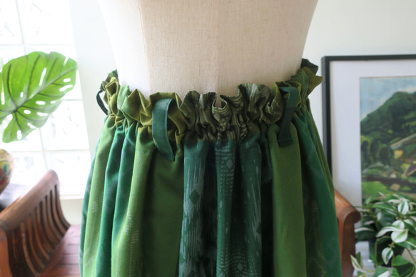 【インドネシア/サロン】選べる４種・ロングスカート・②イカット柄（グリーン）・シンガポールから送料無料 8枚目の画像