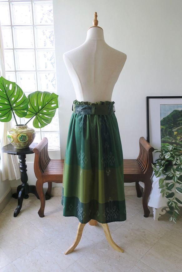 【インドネシア/サロン】選べる４種・ロングスカート・②イカット柄（グリーン）・シンガポールから送料無料 5枚目の画像