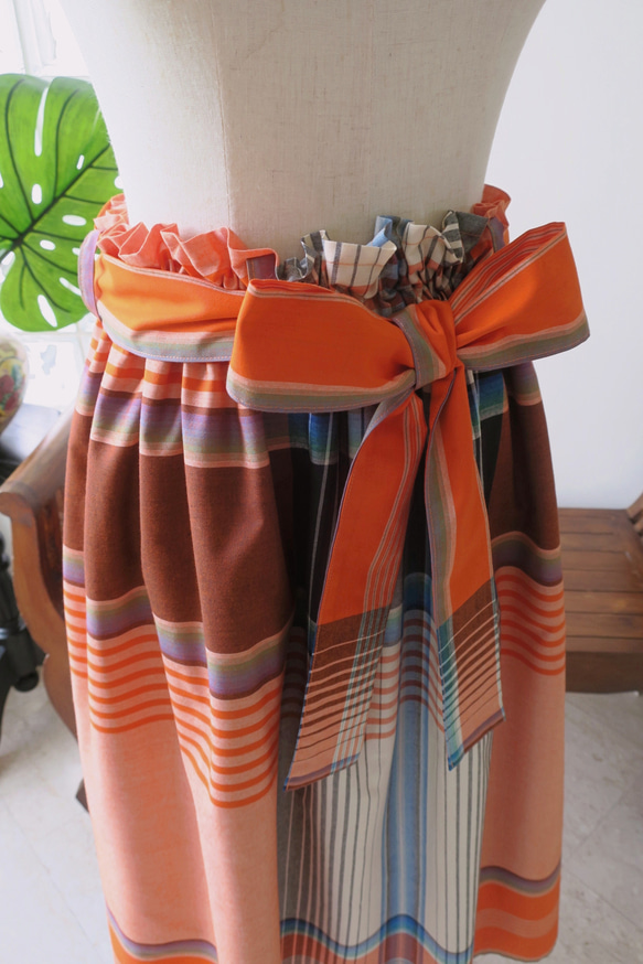 【インドネシア/サロン】選べる４種・ロングスカート・③チェック（オレンジ）・シンガポールから送料無料 6枚目の画像