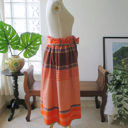 【インドネシア/サロン】選べる４種・ロングスカート・③チェック（オレンジ）・シンガポールから送料無料 4枚目の画像