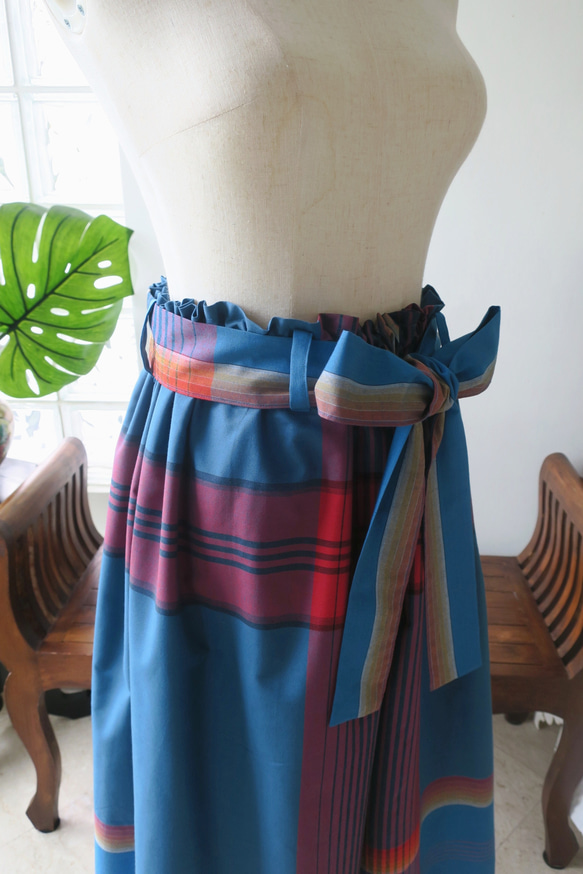 【インドネシア/サロン】選べる４種・ロングスカート・④チェック（ブルー）・シンガポールから送料無料 5枚目の画像