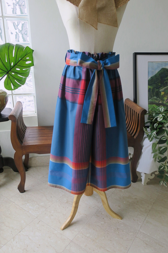 【インドネシア/サロン】選べる４種・ロングスカート・④チェック（ブルー）・シンガポールから送料無料 2枚目の画像