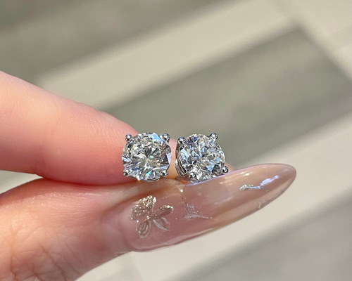 ラボグロウンダイヤモンドピアス1ct k18 1602 ピアス（スタッド・一粒