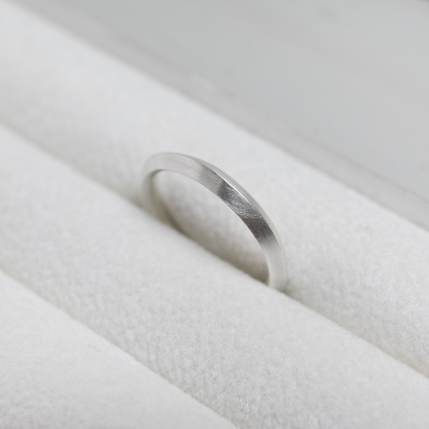 シルバートライアングルプレーンリング 2.6mm幅 つや消し｜FA-1137